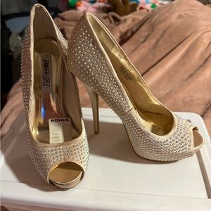 Jennifer Lopez Sparkling Cream Peep Toe Heels